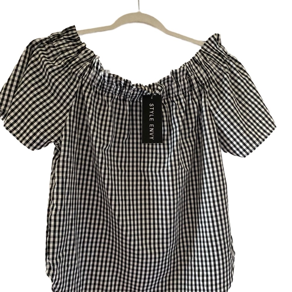Style Envy Black and White Puff Sleeve Blouse